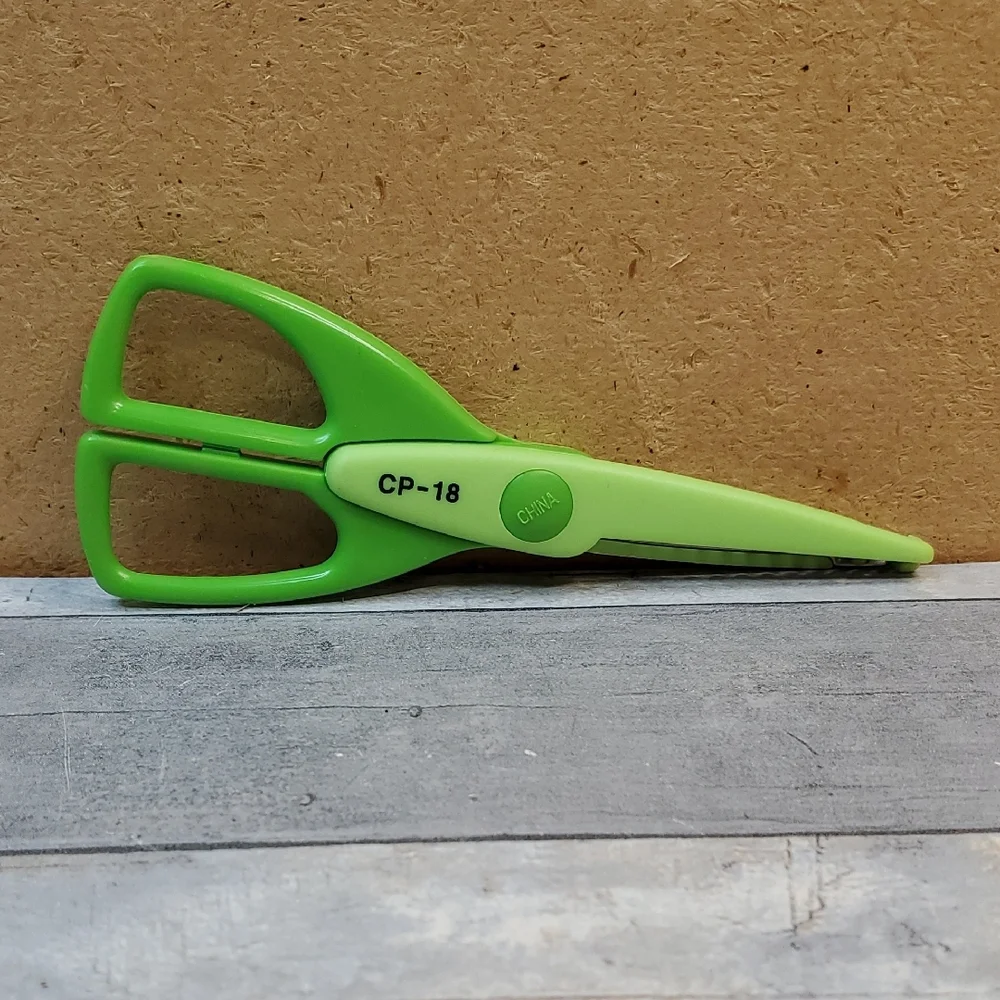 Inchworm Decorative Craft Scissors - Bright Green